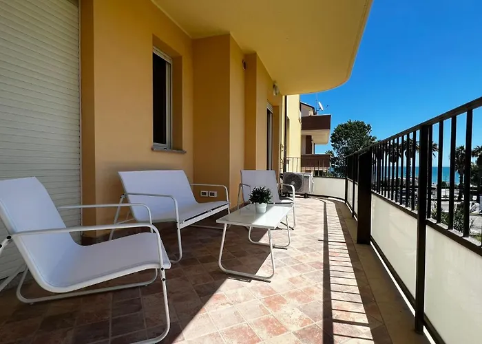 Apartment Incantevole A Due Passi Dal Mare 3